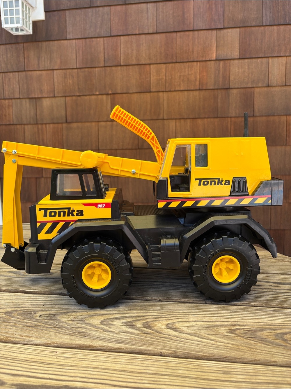 Tonka Steel Classics Mighty Excavator Toy